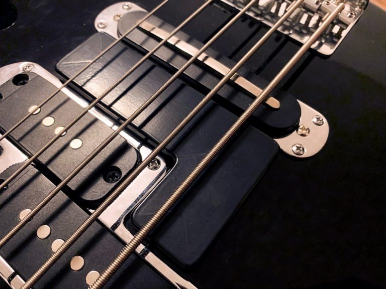 Рампа для бас гитары Yamaha BB с P+J датчиками